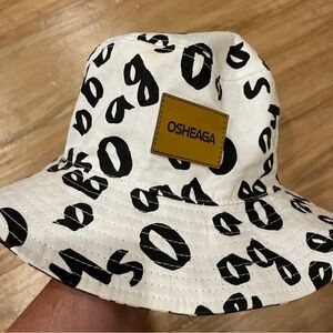 Vintage Osheaga Black And White Bucket Hat Reversible, EUC